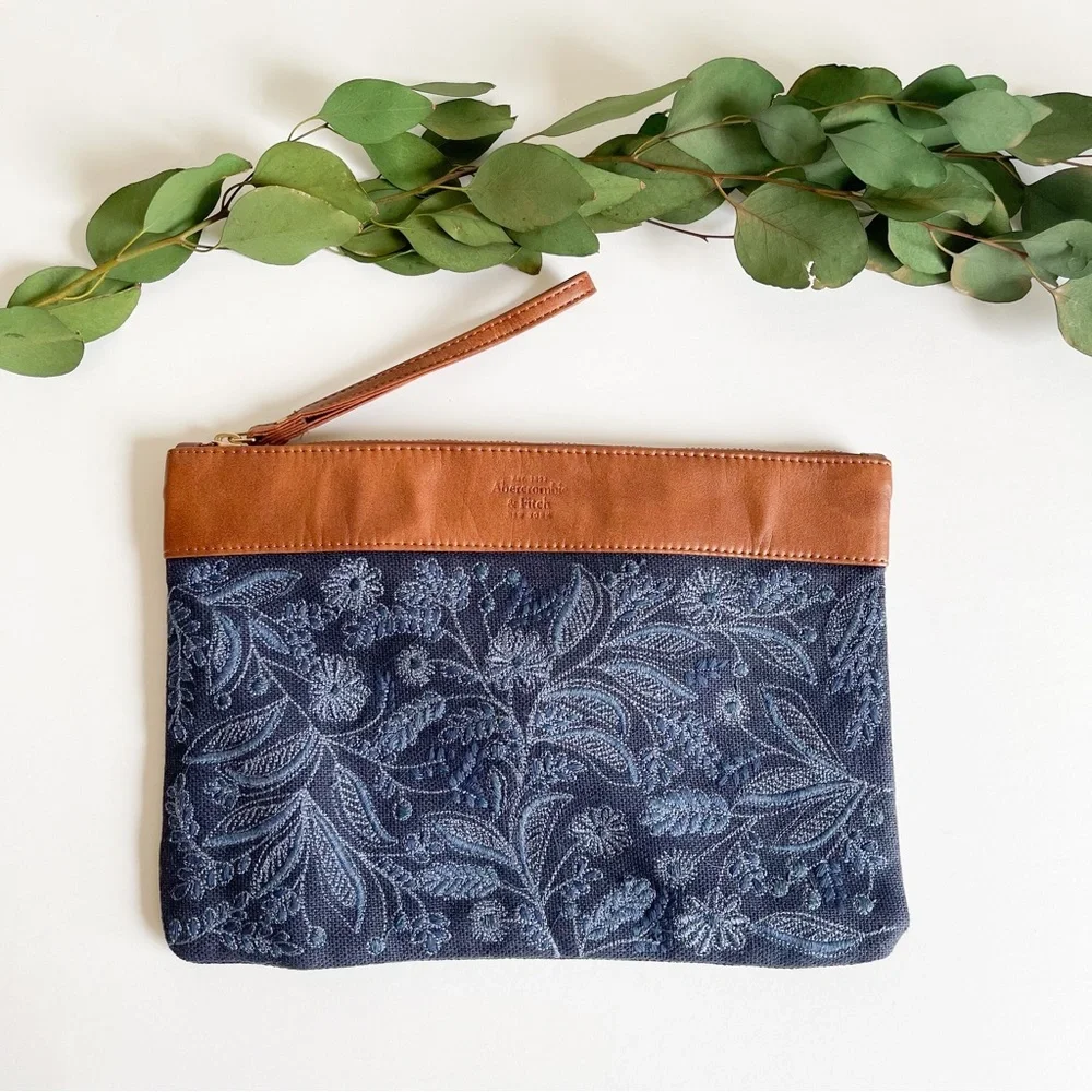 NWOT Abercrombie & Fitch Blue / Tan Faux Leather Embroidered Clutch Bag - Picture 2 of 5